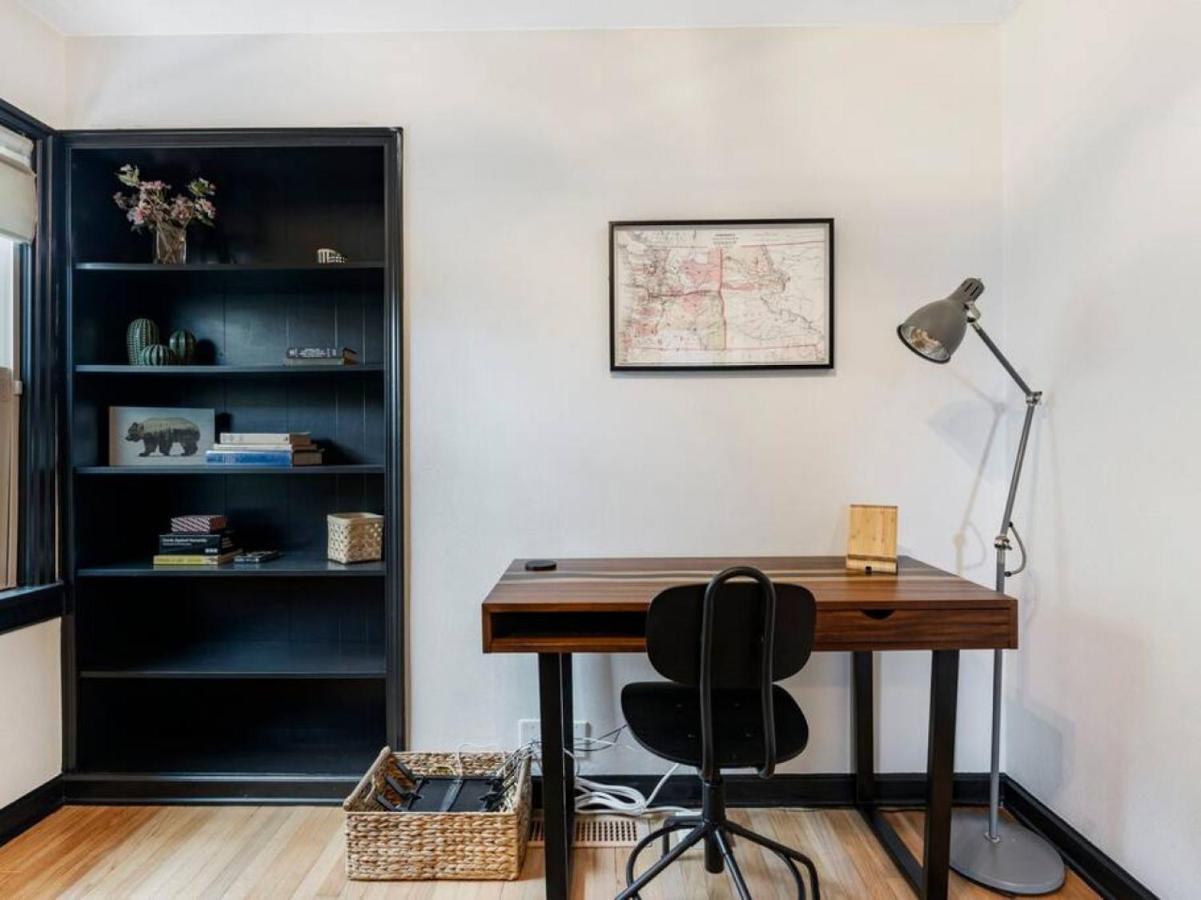 Picture Perfect Bungalow In The Heart Of Dt Vancouver Kültér fotó