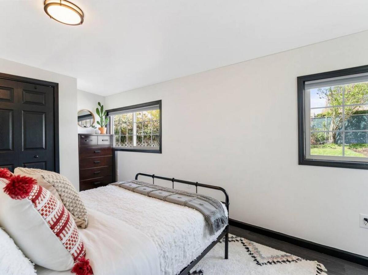 Picture Perfect Bungalow In The Heart Of Dt Vancouver Kültér fotó