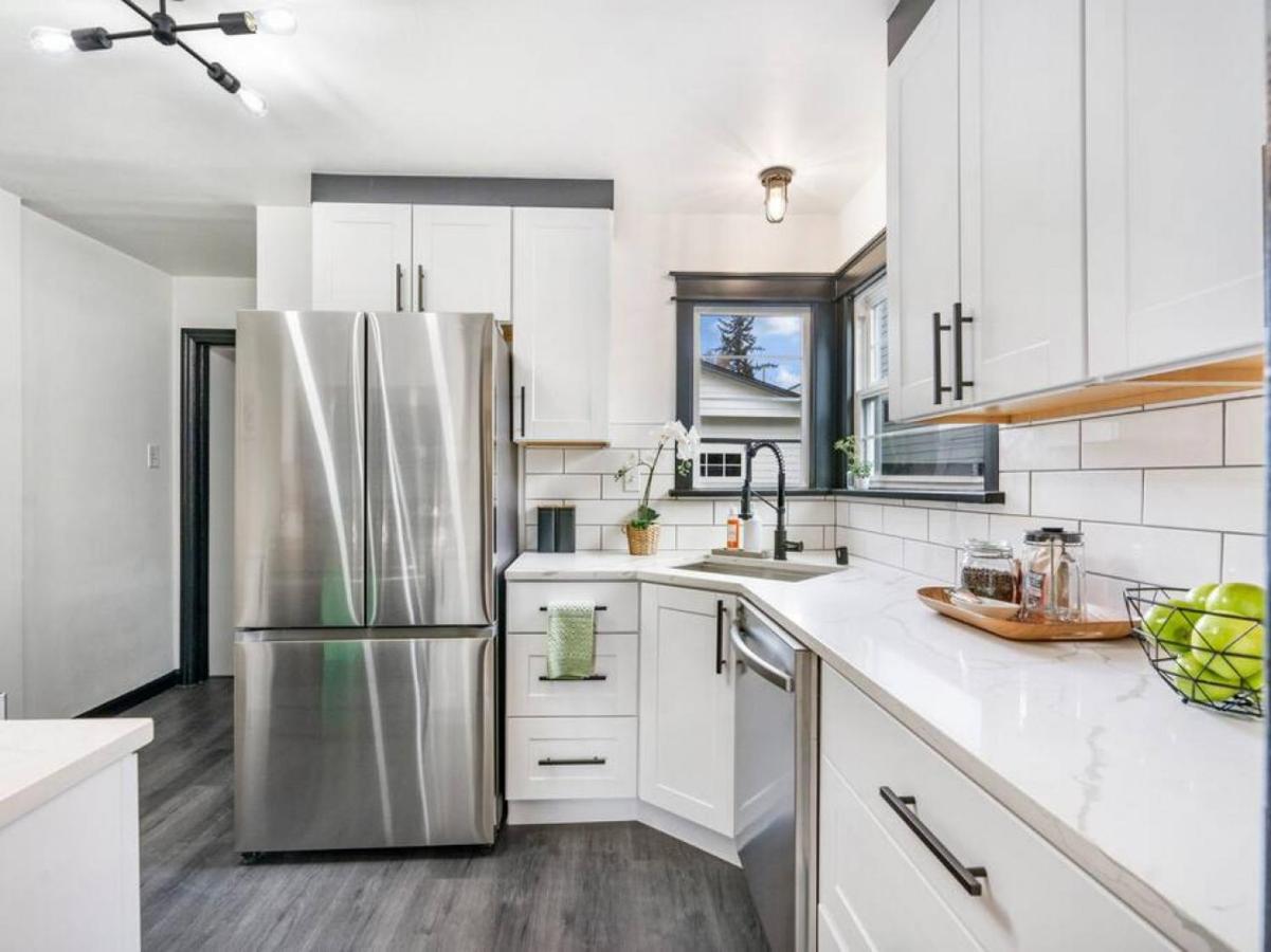 Picture Perfect Bungalow In The Heart Of Dt Vancouver Kültér fotó