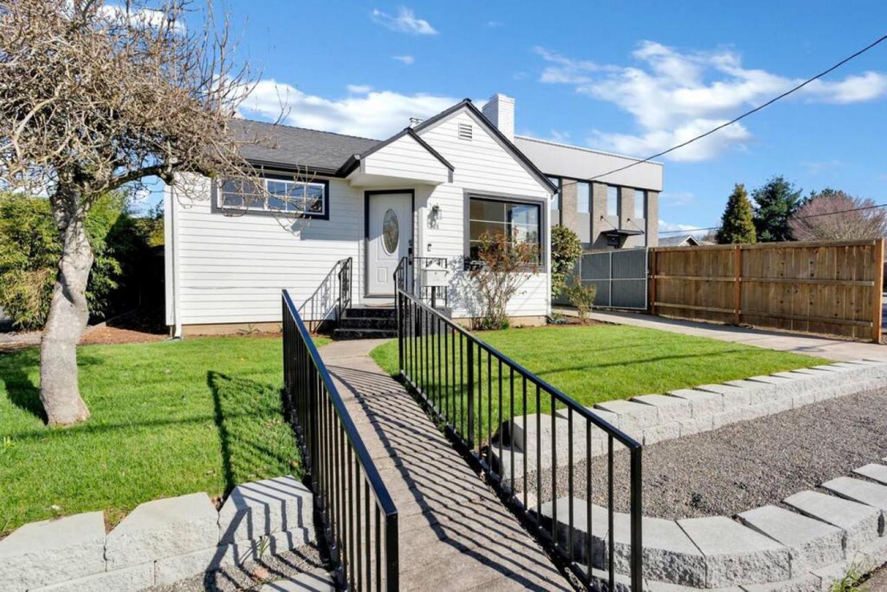 Picture Perfect Bungalow In The Heart Of Dt Vancouver Kültér fotó