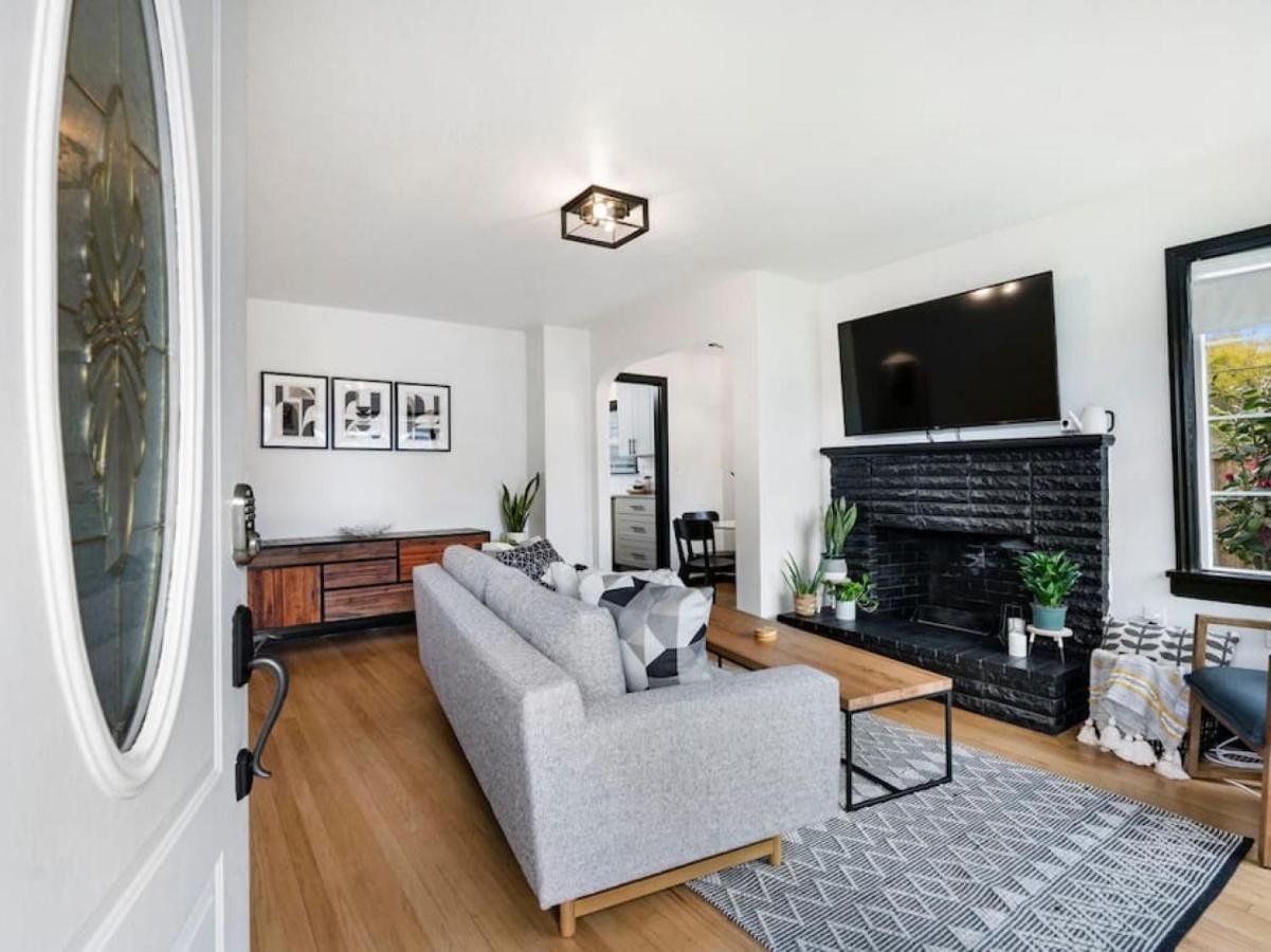 Picture Perfect Bungalow In The Heart Of Dt Vancouver Kültér fotó