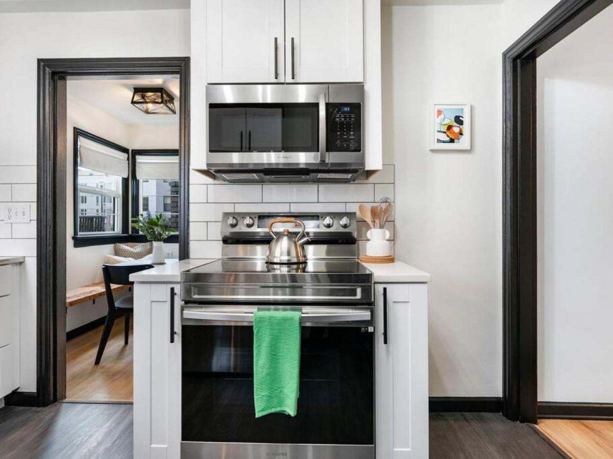 Picture Perfect Bungalow In The Heart Of Dt Vancouver Kültér fotó