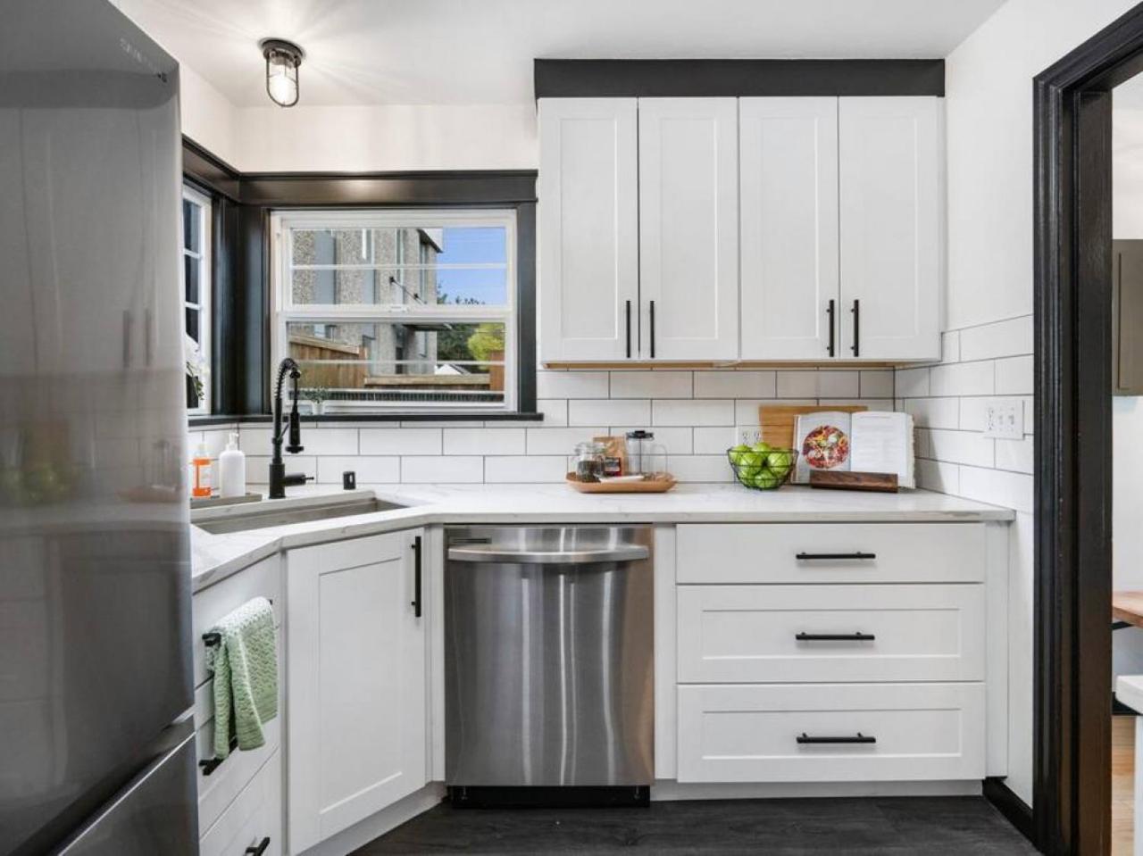 Picture Perfect Bungalow In The Heart Of Dt Vancouver Kültér fotó