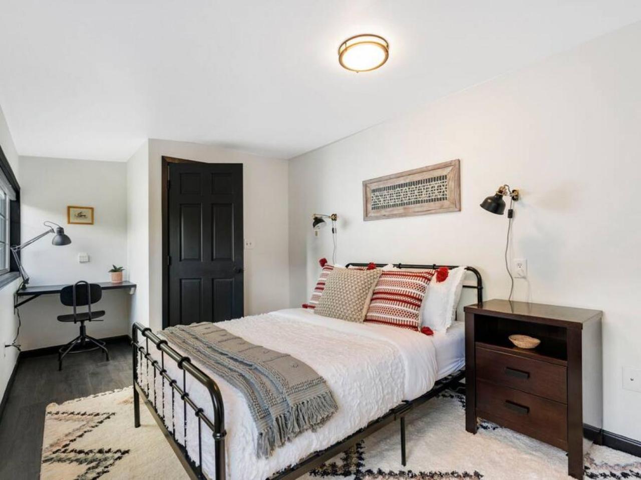 Picture Perfect Bungalow In The Heart Of Dt Vancouver Kültér fotó