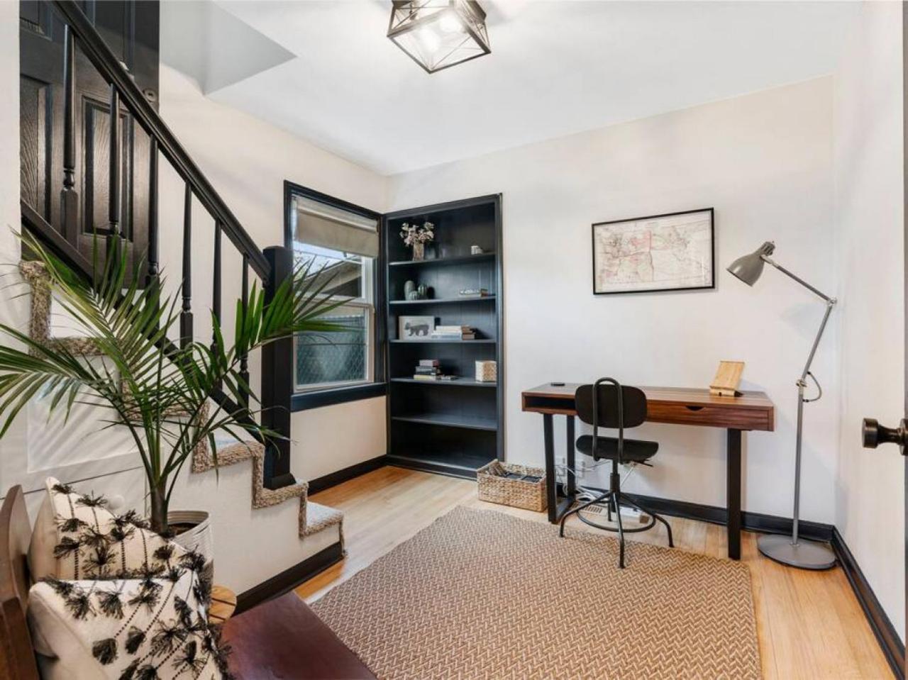 Picture Perfect Bungalow In The Heart Of Dt Vancouver Kültér fotó